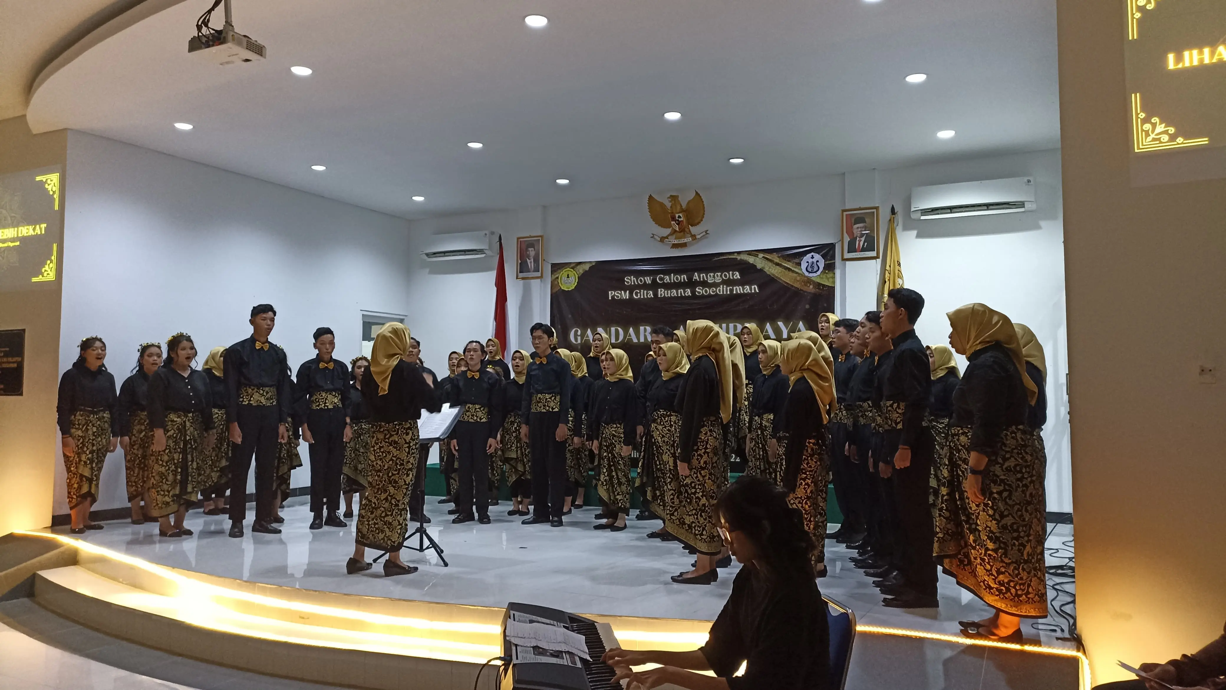 Galery UKM Paduan Suara Mahasiswa Gita Buana Soedirman ke-3